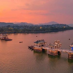 和式便所内のOL盗撮
