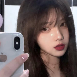 《老师脱了内裤摸爆乳动漫》
