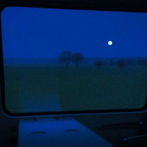 大巴车轮轩小说
