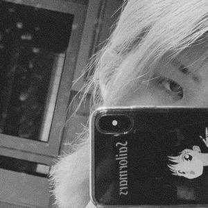 大巴车轮轩小说
