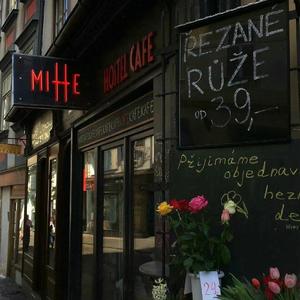 我想看真人做爱视频
