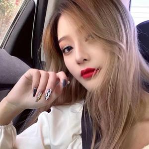 《老师脱了内裤摸爆乳动漫》
